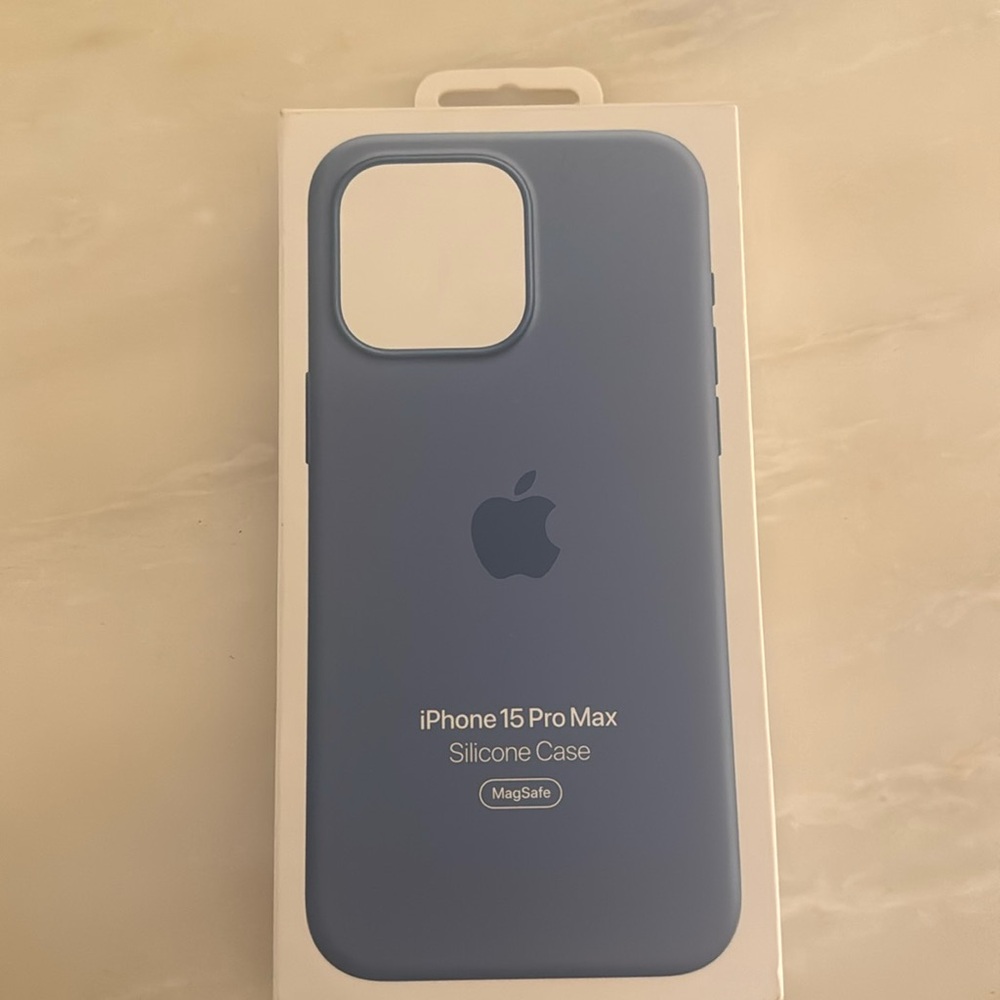 Apple iPhone 15 Pro Max case. MagSafe